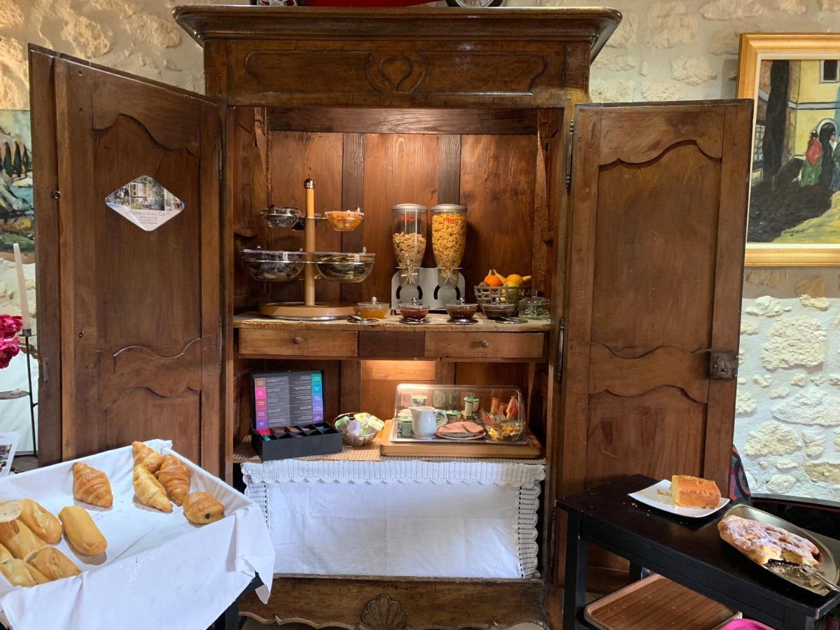 Logis Hotel Restaurant Hostellerie De La Tour Fontvieille Luaran gambar